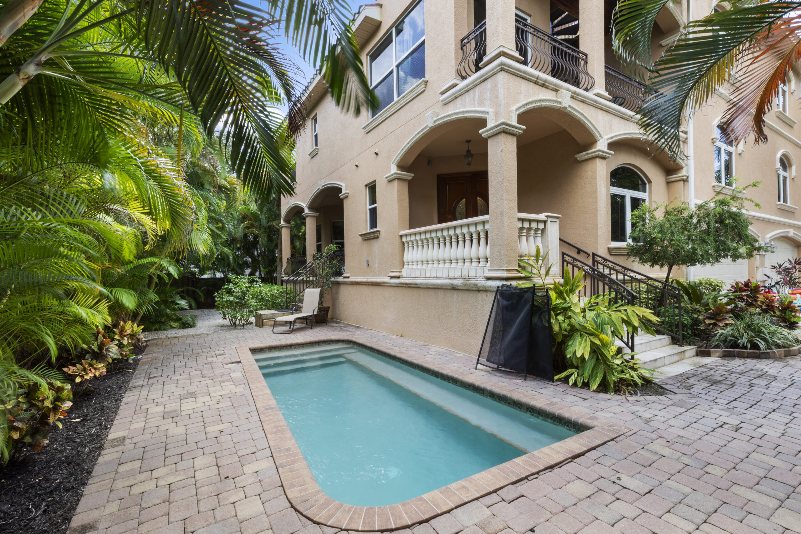 Miramar — private pool and Mediterranean-style exterior